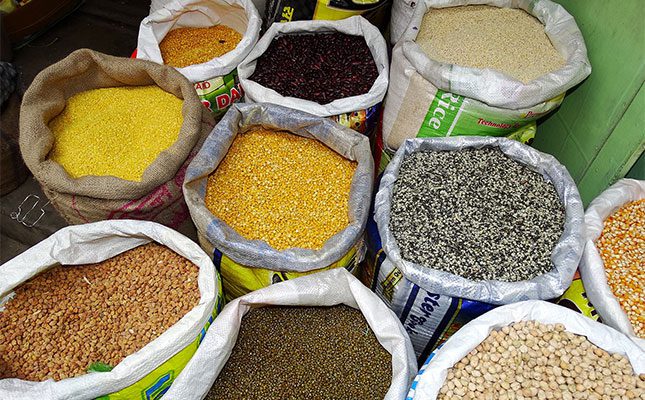 variety-of-pulses-in-bags-Wikimedia-commons